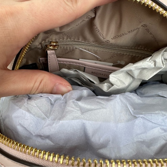 Michael Kors medium backpack and wallet - Picture 8 of 16